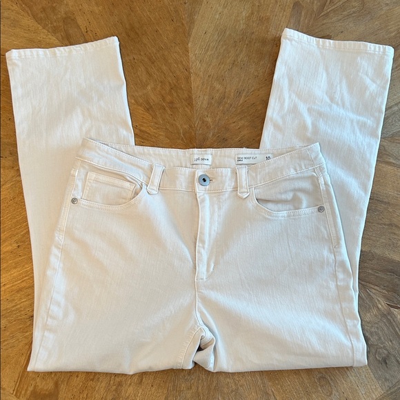 J. Jill Denim - J. Jill Cream Denim Demi-boot cut Boot-Cut Ankle jeans. Size 10. Mid rise. EUC.